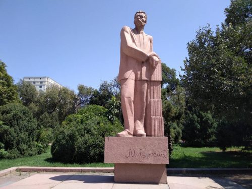 Памятник писателю Горькому